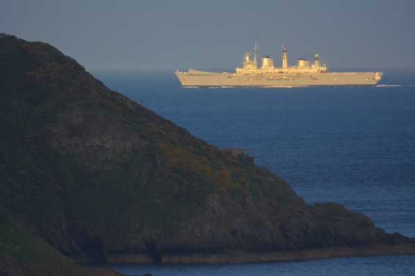 31 May 2013 - 20-30-16.jpg
Glistening in the evening sun - aircraft carrier HMS Illustrious just off Dartmouth.
#HMSIllustriousDartmouth #AircraftCarrierDartmouth